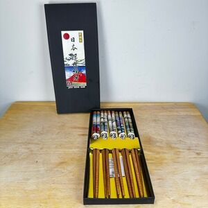 Ukiyo-e Style Chopstick Set 5 Pairs Wood Bamboo Gift Box Mount Fuji Wave Design